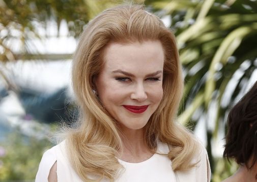 9284_nicole_kidman_face_after_another_injection_of_youth_1.jpg (32 Kb)